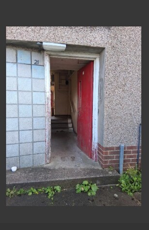 Close - Pine Crescent